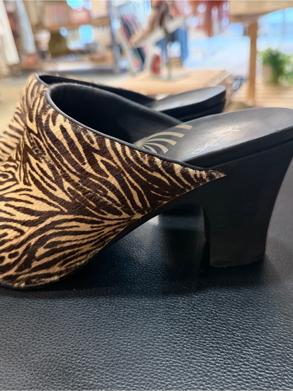 Dansko Zebra Animal Print Leather Mule Clogs EU 40 US 9.5-10 Comfort Shoes